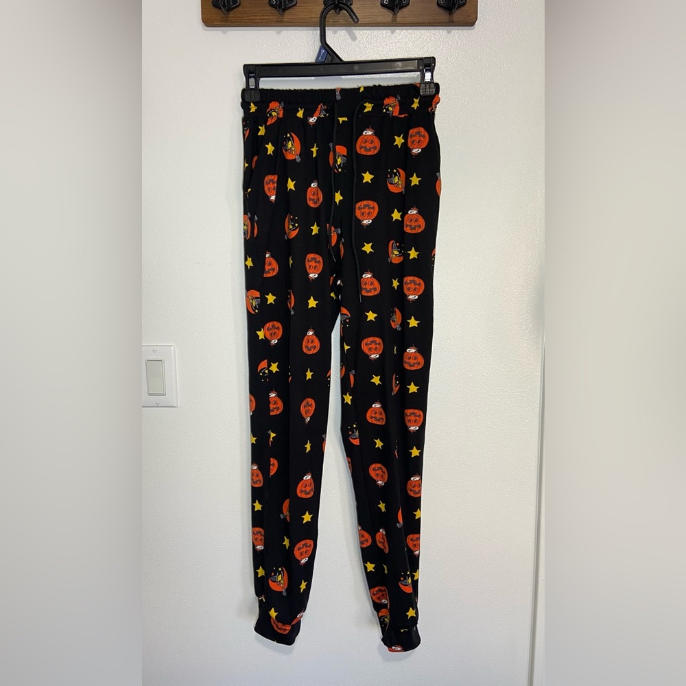 Peanuts Halloween Pajamas. Size XS